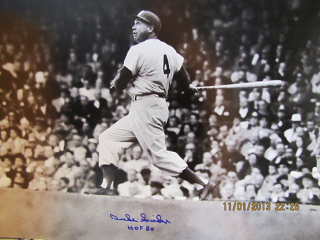 DUKE SNIDER BROOKLYN DODGERS HOF 80 ACTION SIGNED 16x20