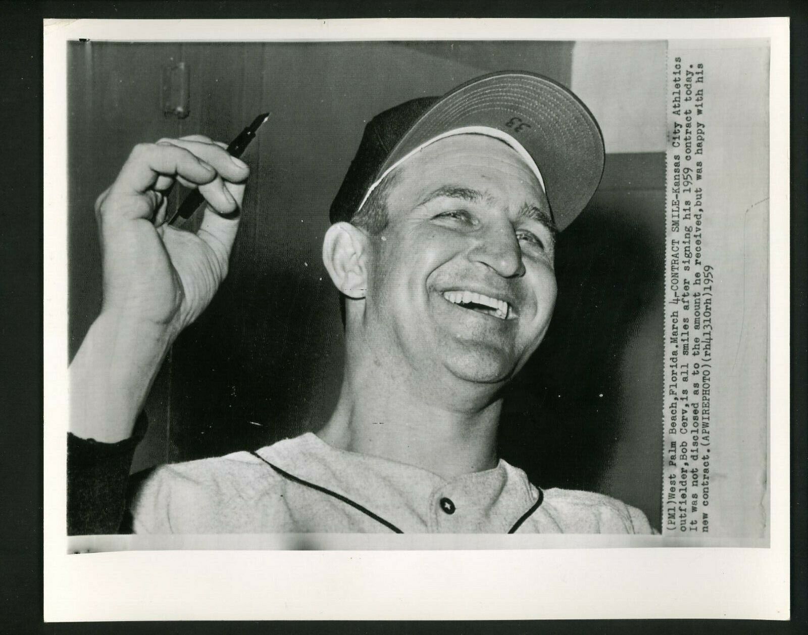 Bob Cerv signs contract for 1959 season Press Photo Poster painting Kansas City Athletics