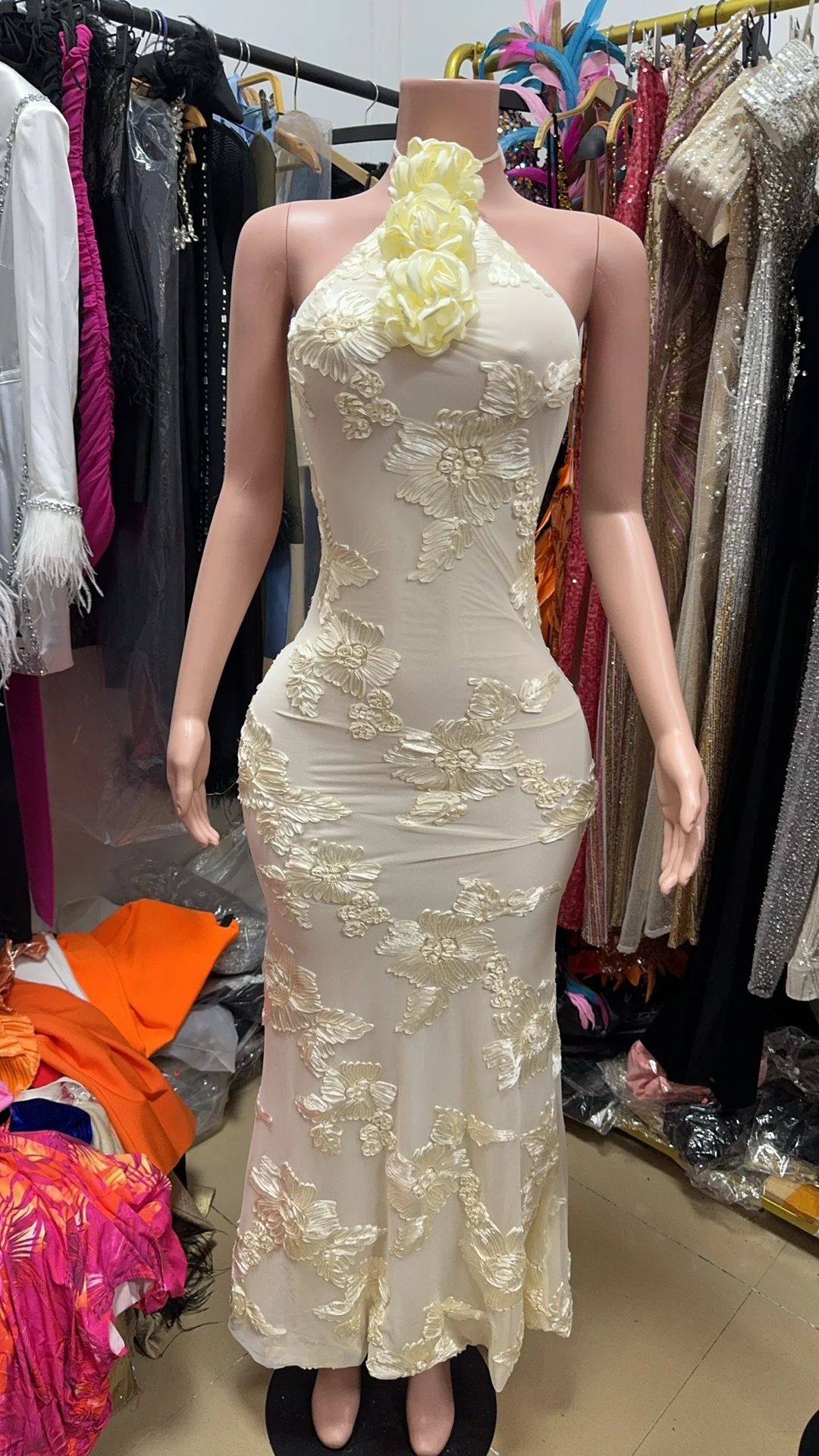 Brownm 2024 Explosion Women's Temperament Hanging Neck Dress Flower Decoration Hot Dress