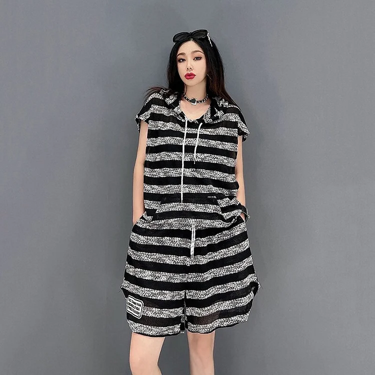 Fashion Loose Contrast Color Striped Hooded Sleeveless Top And Shorts Two Pieces Set     