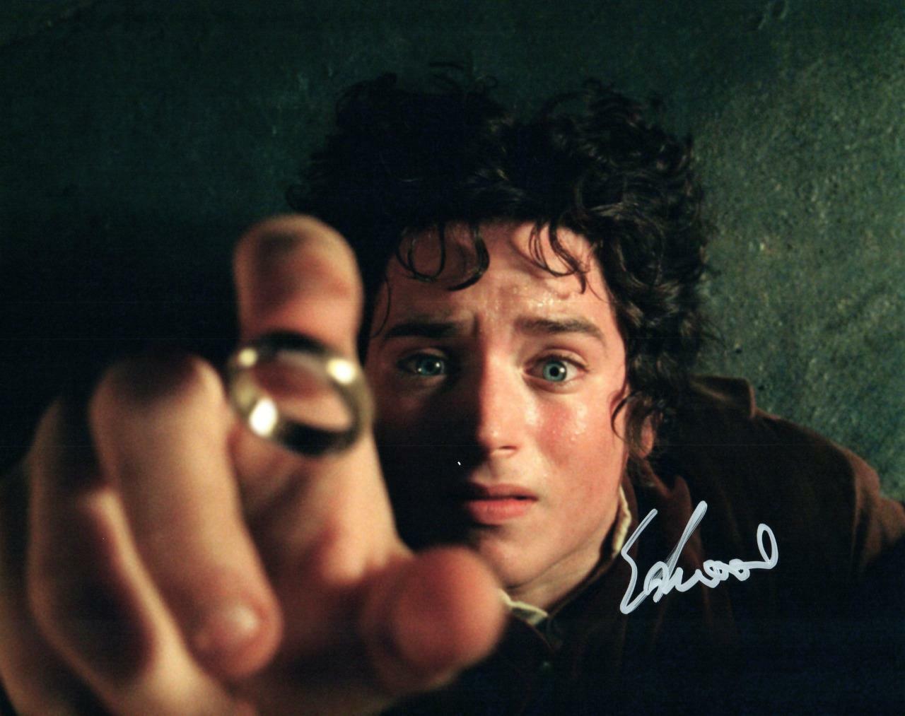 Elijah Wood signed 8x10 Photo Poster painting with COA autographed Picture very nice