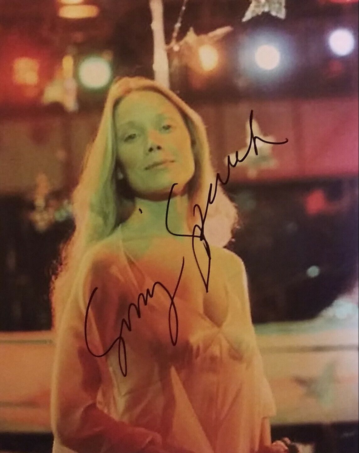 Sissy Spacek signed 8 x 10