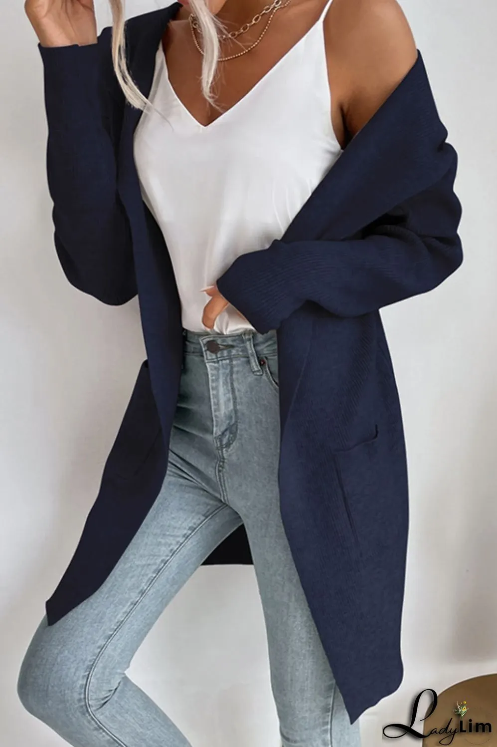 Effortless and Trendy Cardigan
