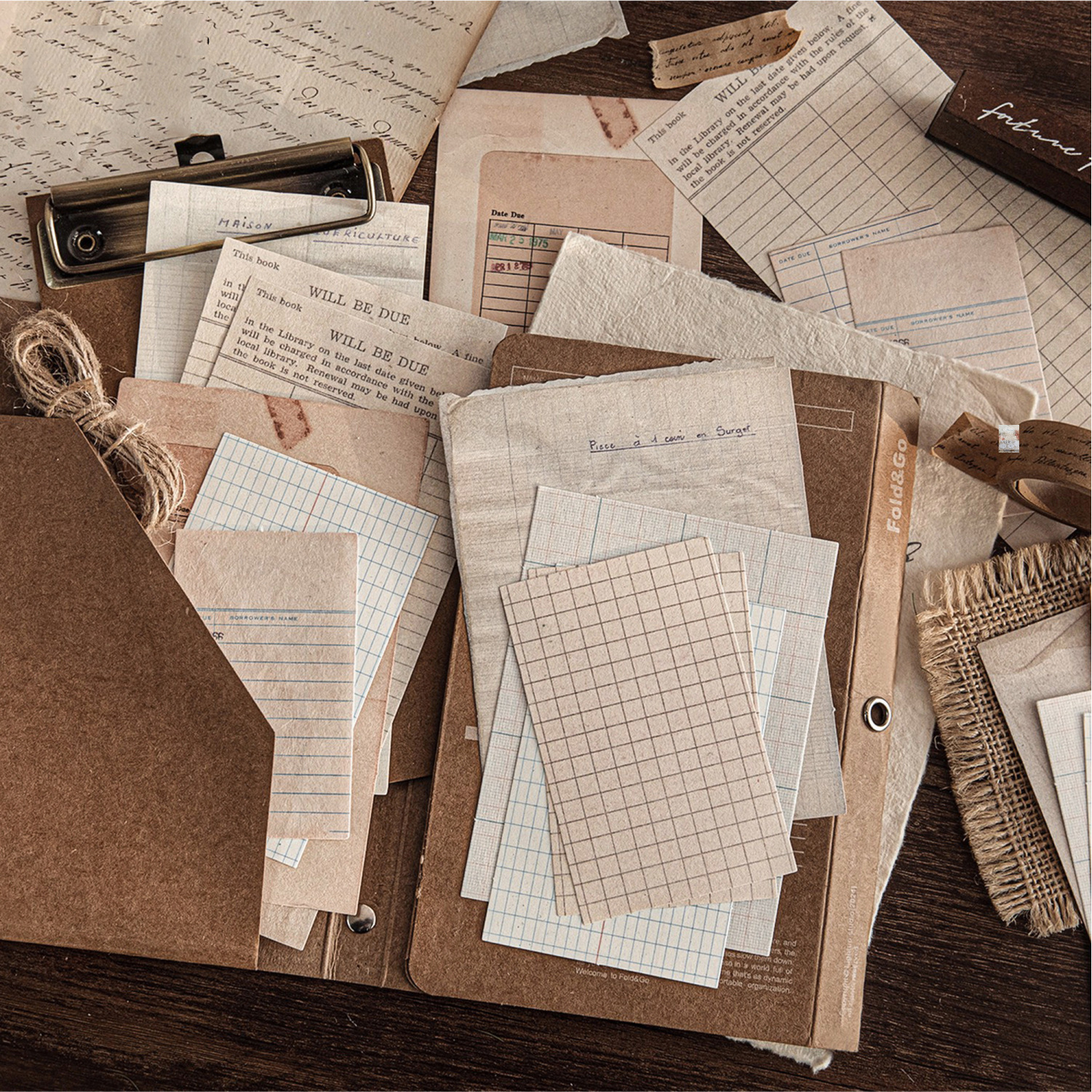 소재: 종이 - 페이지 사이의 시간 시리즈 빈티지 패턴