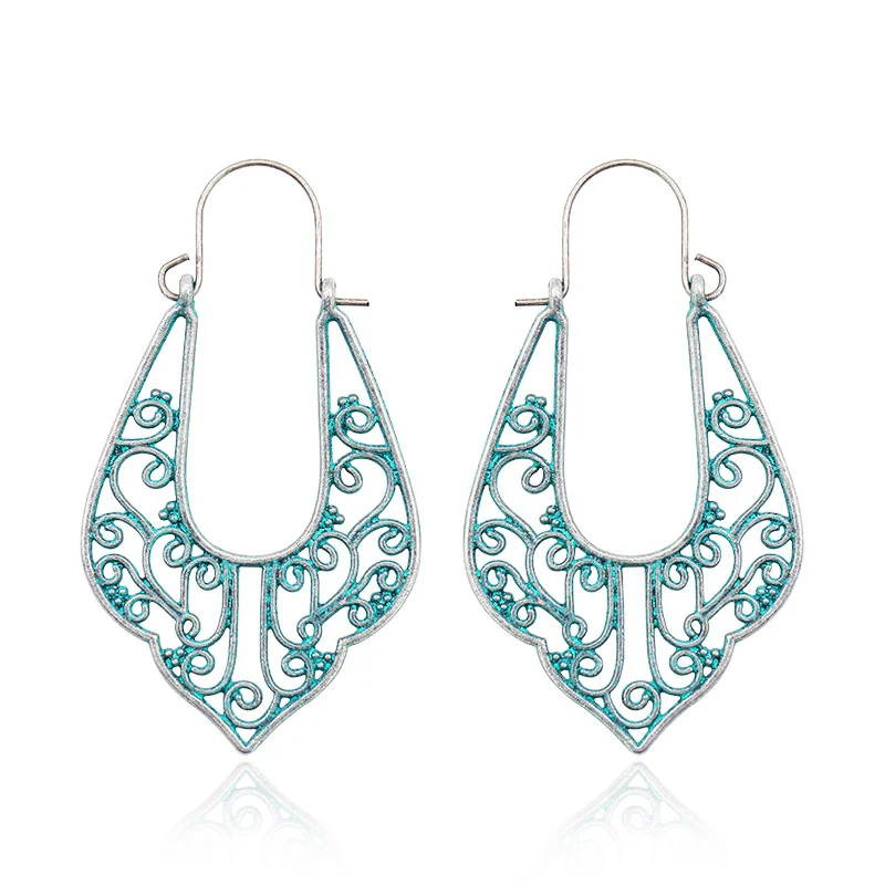 Women's Bohemian Court Hollow U-shaped Earrings