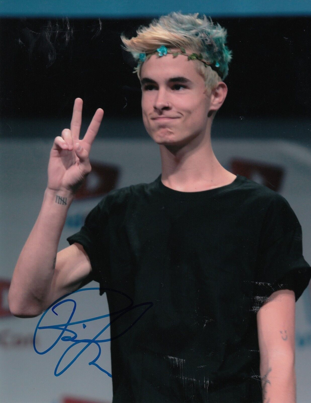 KIAN LAWLEY signed *YOUTUBE STAR* Before I Fall Our2ndLife 8X10 Photo Poster painting W/COA #1