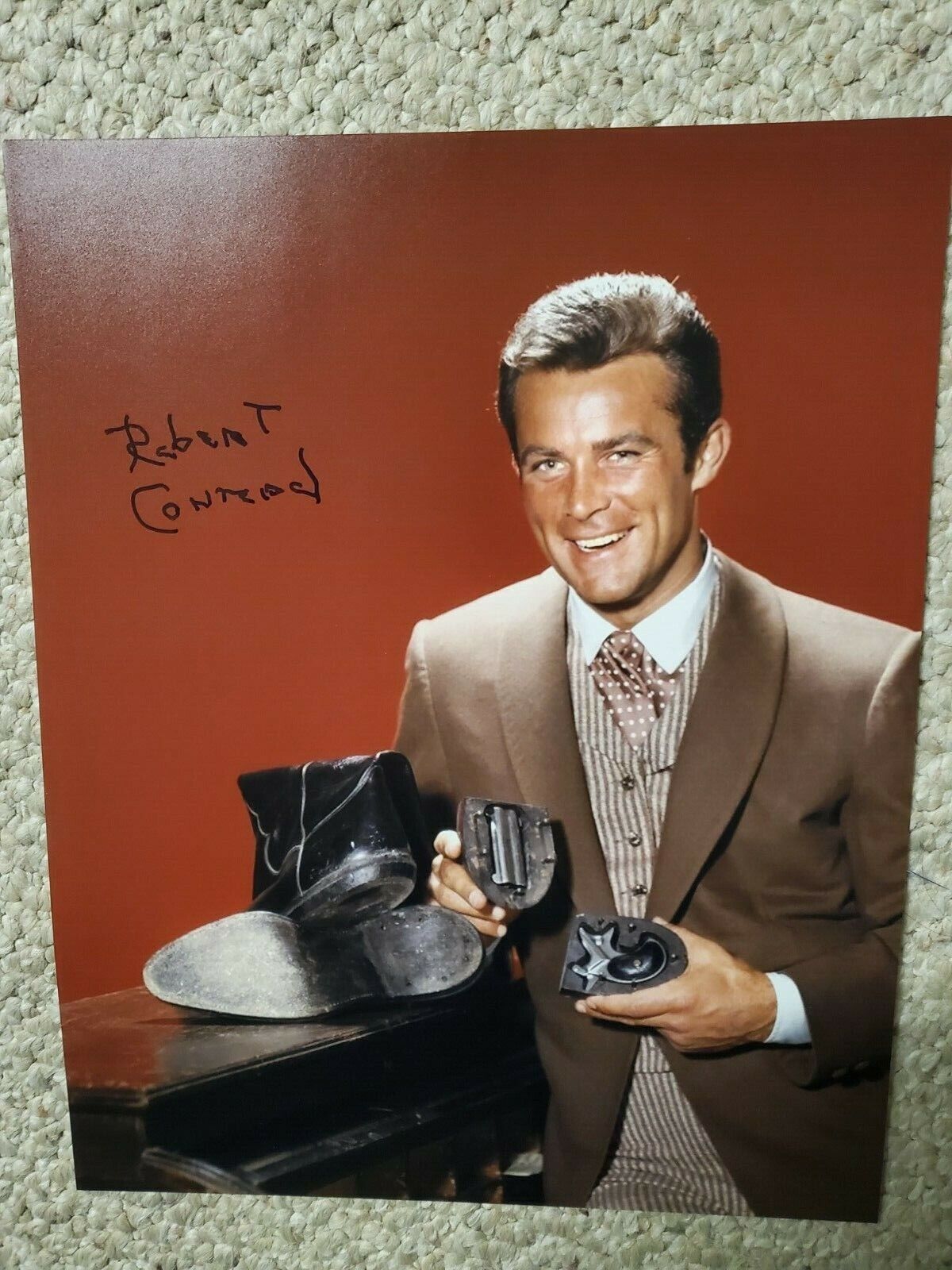 ROBERT CONRAD RARE SIGNED 11X14 Photo Poster painting BAA BAA BLACK SHEEP WILD WILD WEST RARE!!!