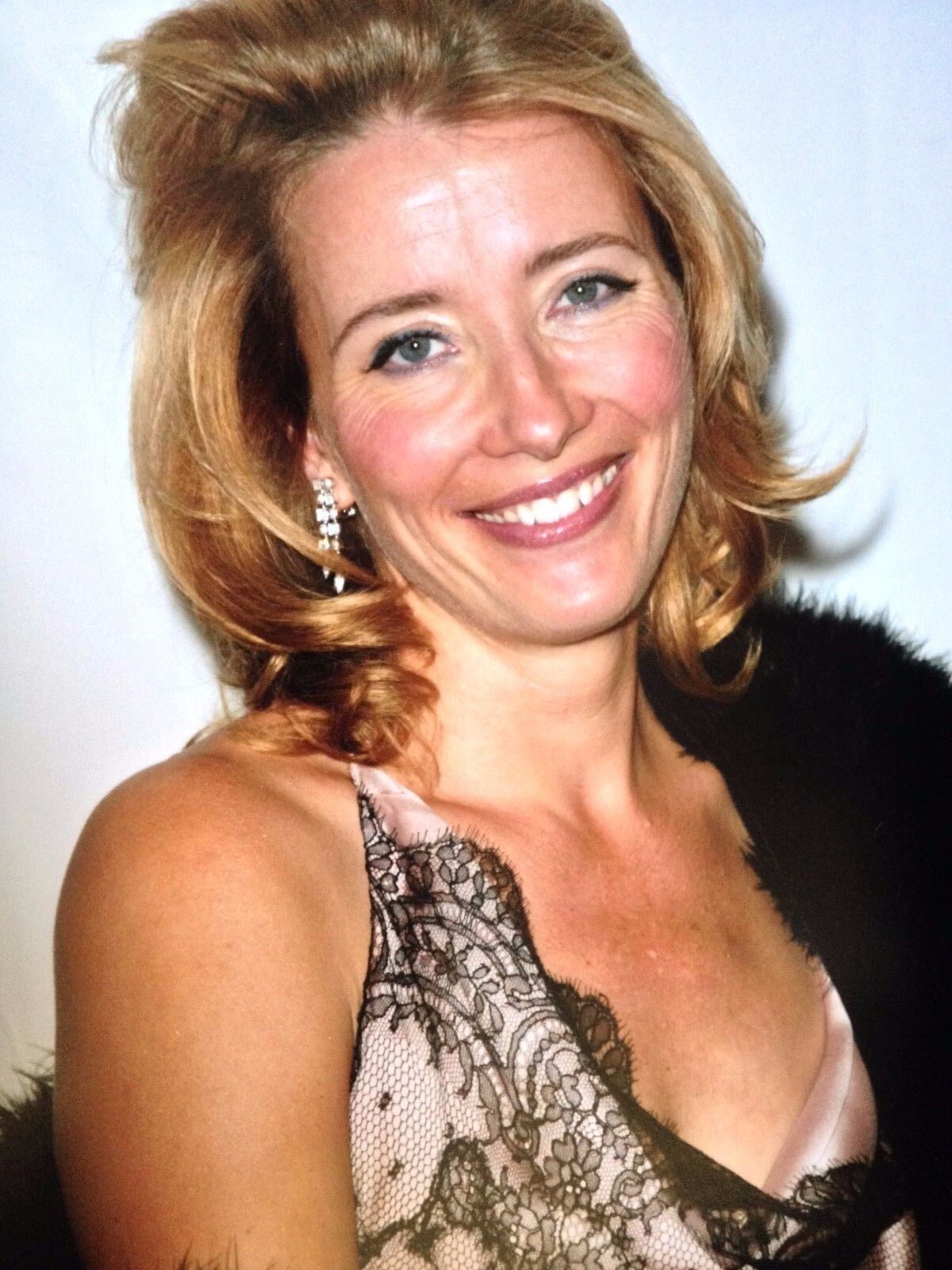 EMMA THOMPSON - AWARD WINNING ACTRESS - EXCELLENT UNSIGNED COLOUR Photo Poster paintingGRAPH