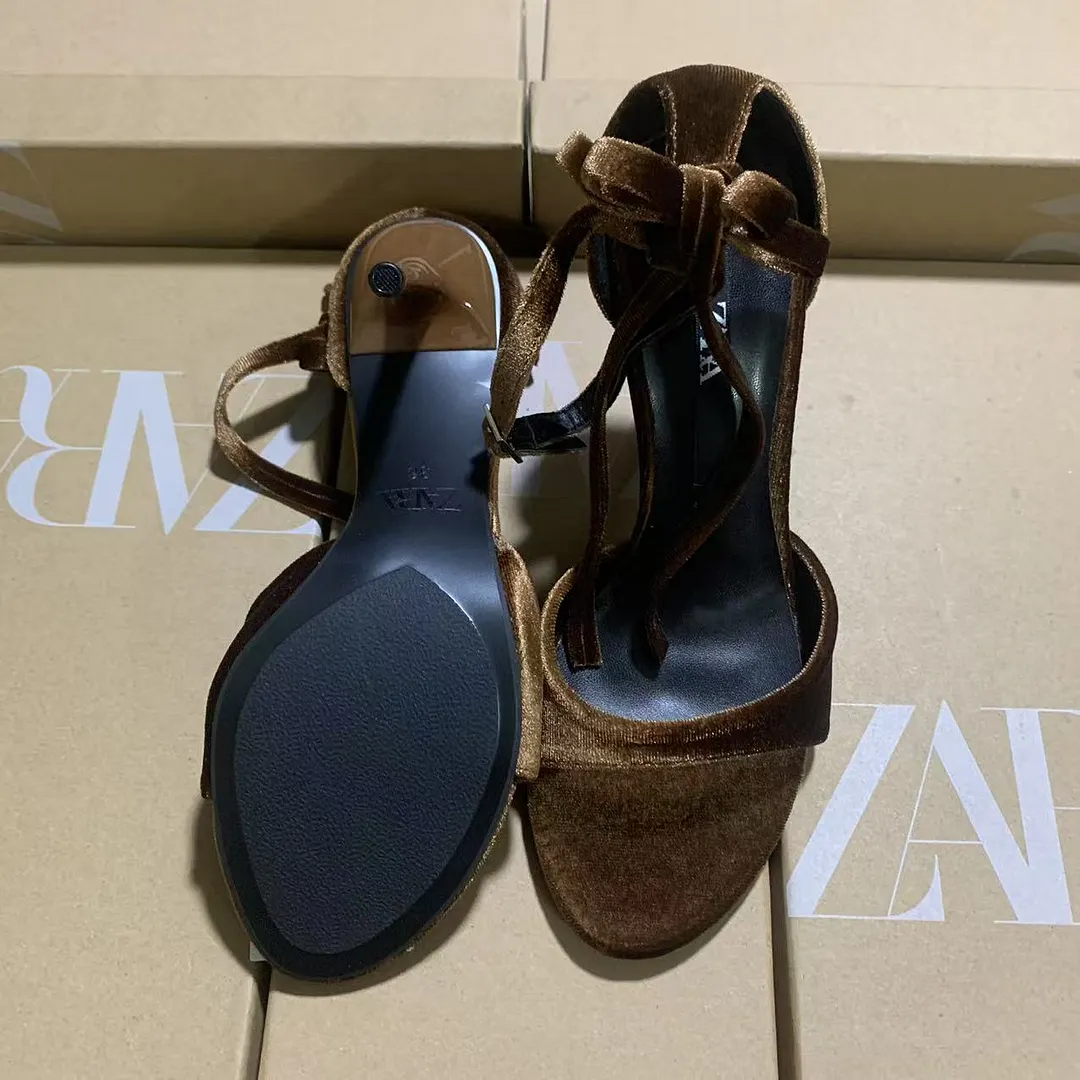 Breakj Breakj New Niche 2025 Spring New Leather Round Head Retro Sexy Buckle With Cat And Dew Fine Heel Sandals