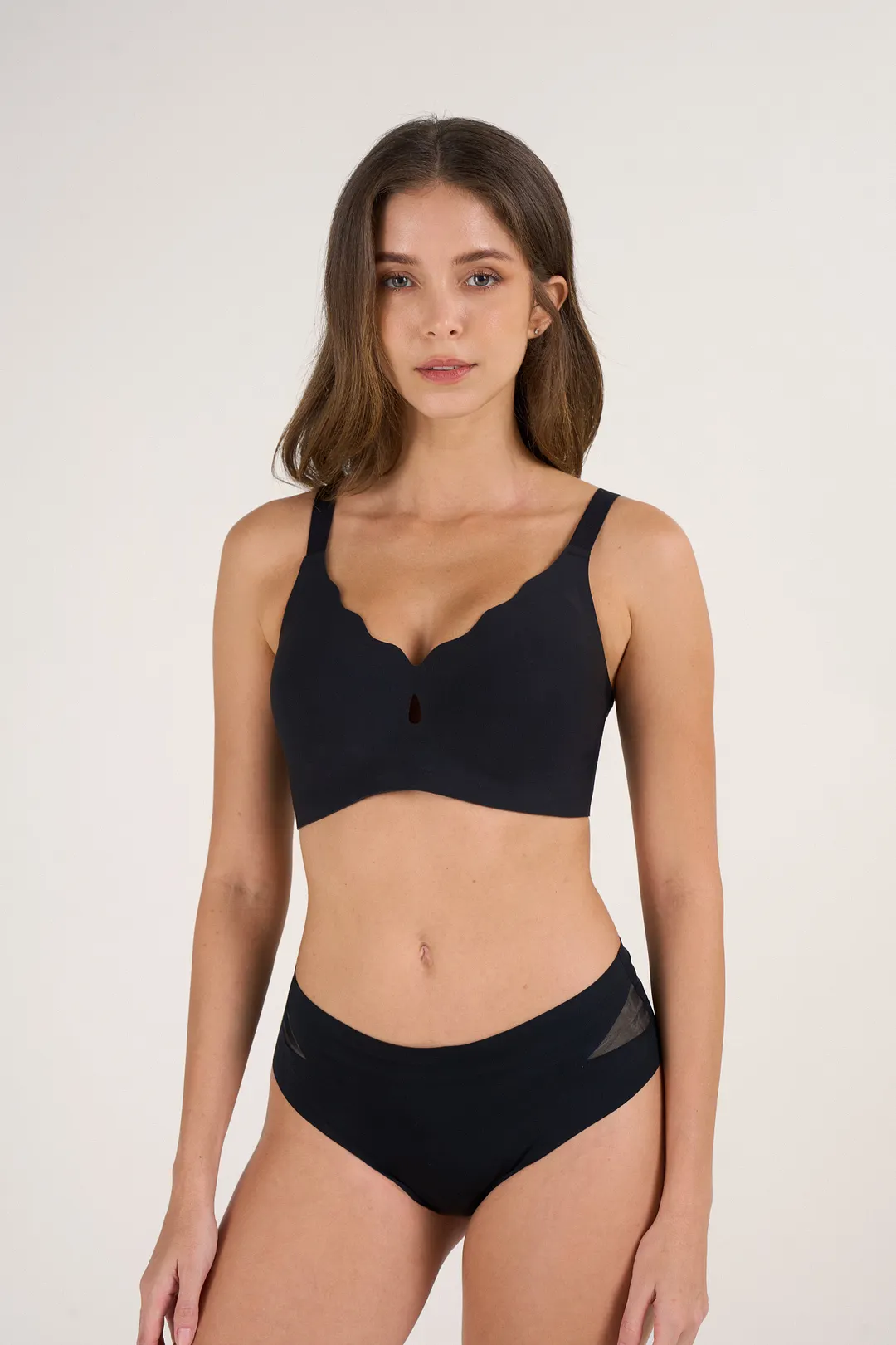 Seamless Scalloped Wireless Jelly Bra With Detail