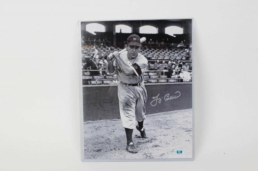 Yogi Berra Signed Photo Poster painting 11x14 Yankess - COA