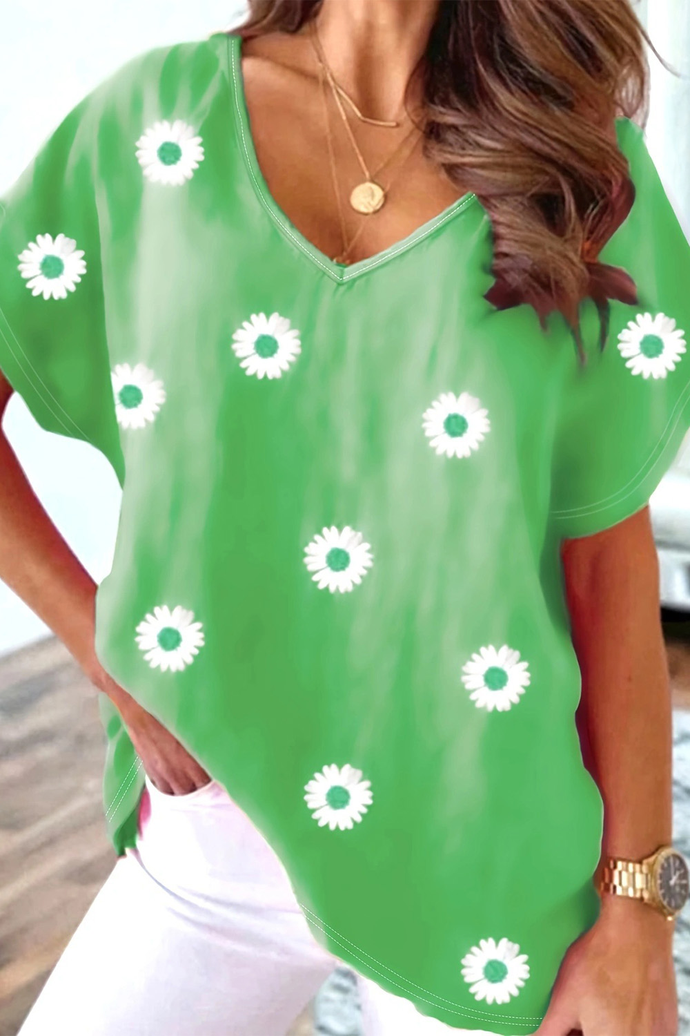 Plus Size Everyday Green Daisy Print V Neck T-Shirt 2024 - Flycurvy 