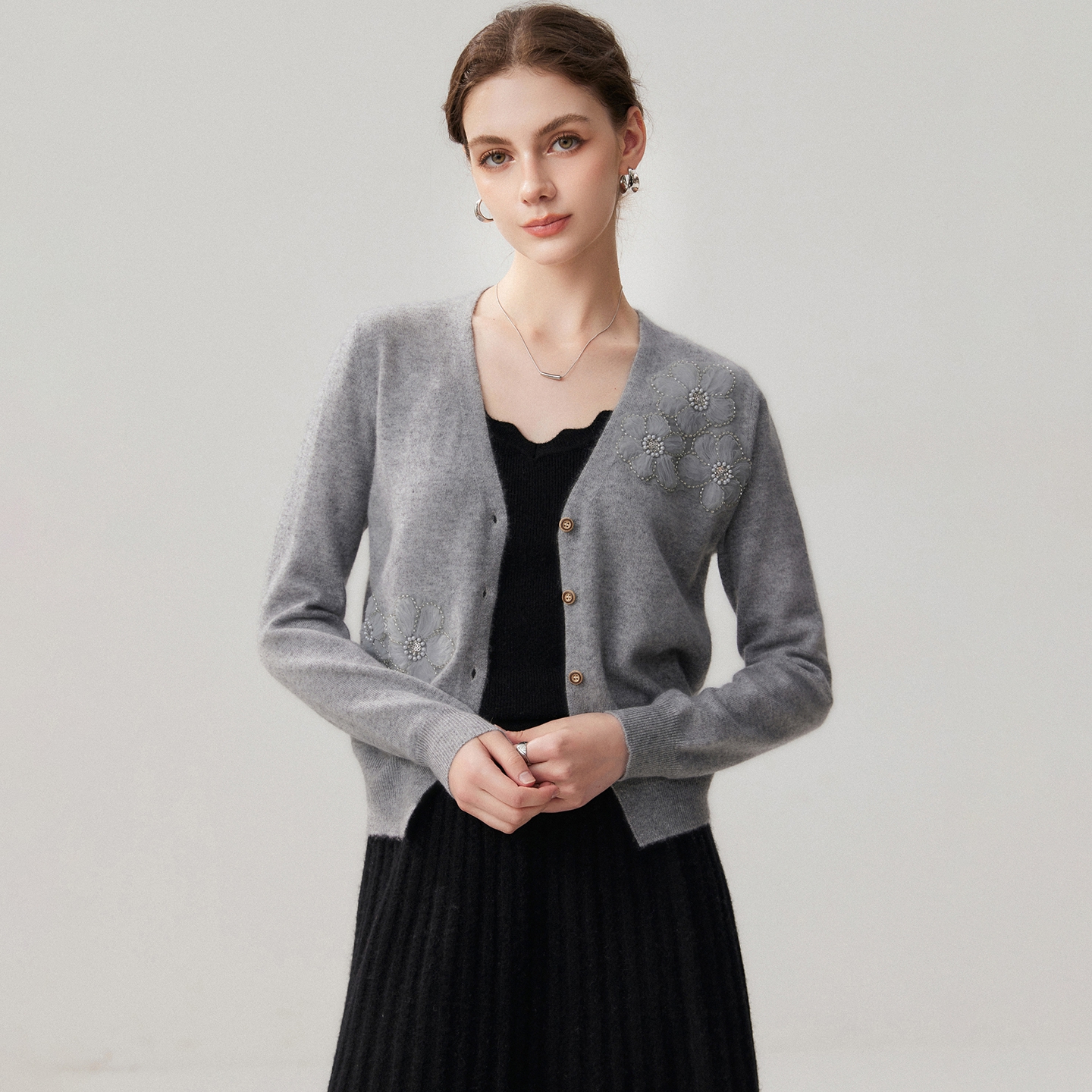 Women's Baby Cashmere Cardigan Regular Fit Floral-Applique V-Neck REAL SILK LIFE