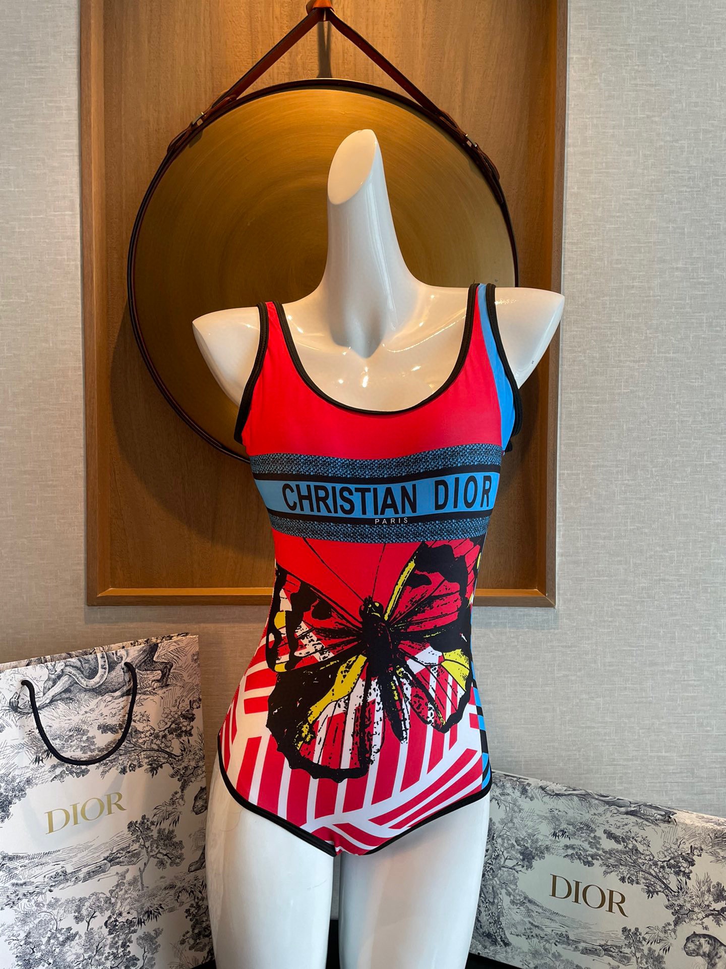 6b01b226f17a49d32ce401741066457f