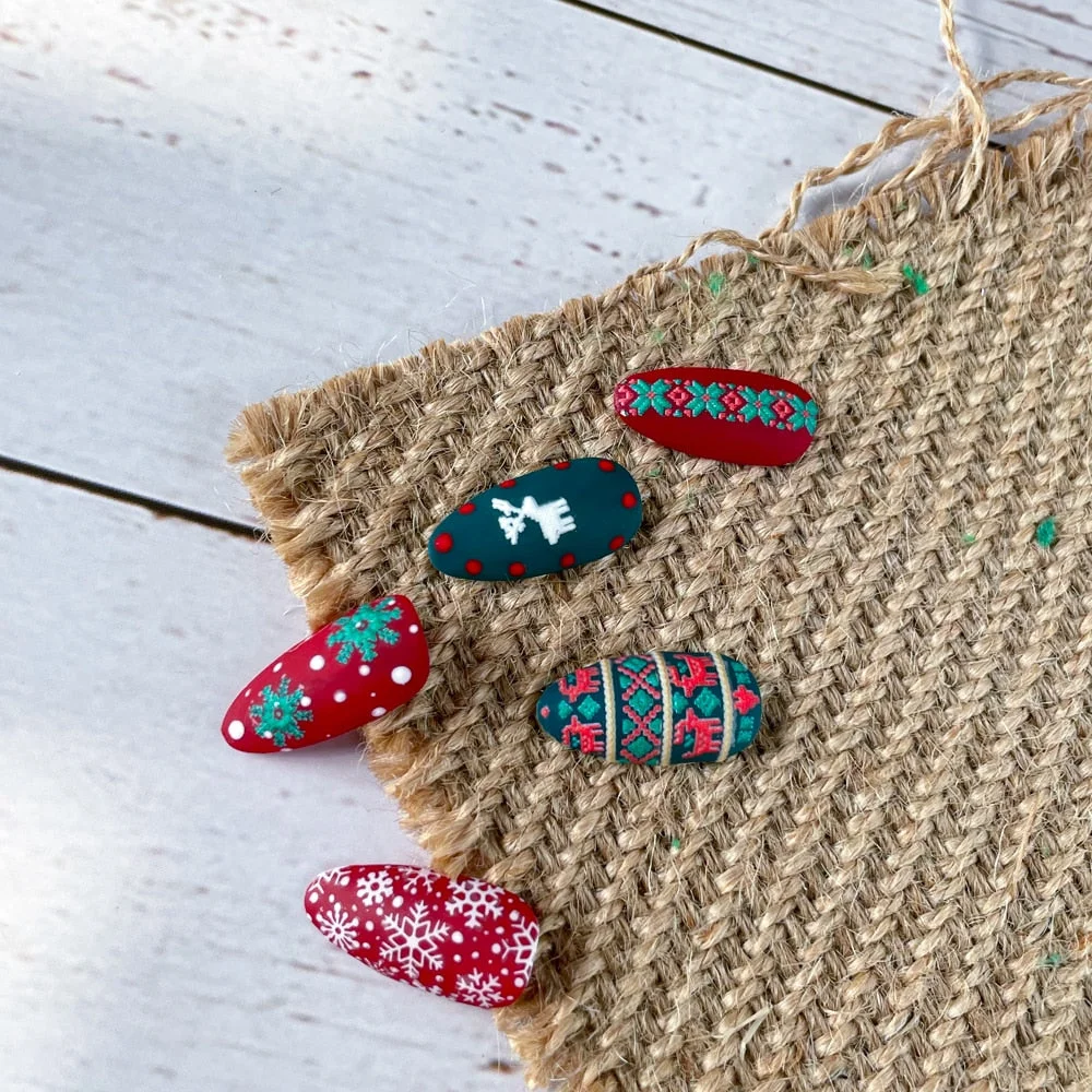 Beautizon Cute Sweater High Quality 5D Acrylic Engraved Nail Sticker Sweater Snowflake Floral Patterns Nail Water Decal