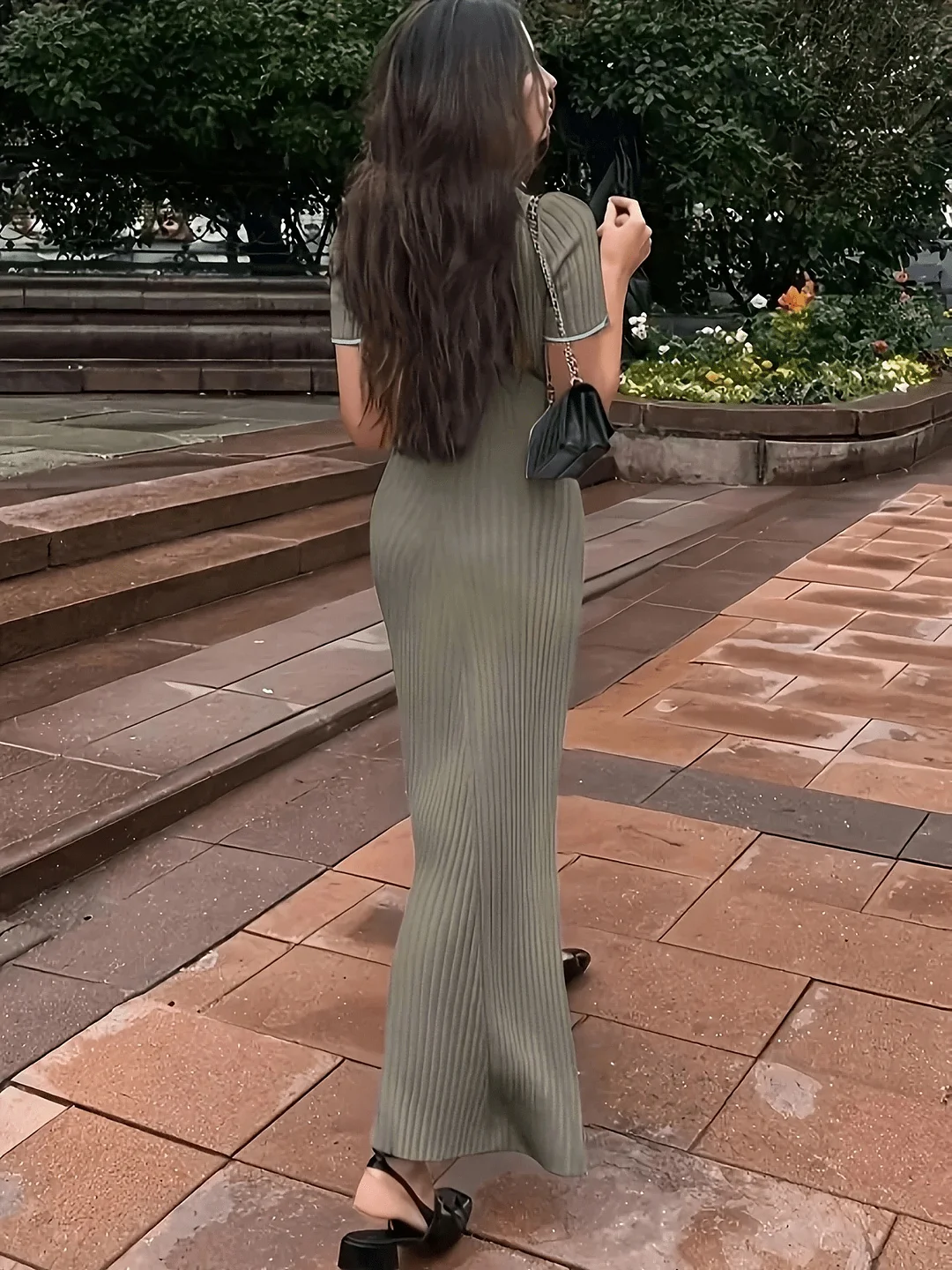 Nigikala Nigikala Temperament Splicing Bumpy-Buted Short-Sleeved Single-Dcupuncture Knitted Dress