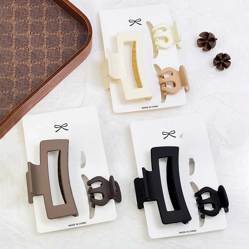 Women’s Basic Minimalist Solid Color Plastic Hair Claws