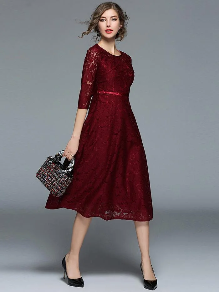 Elegant mid-length lace big dress