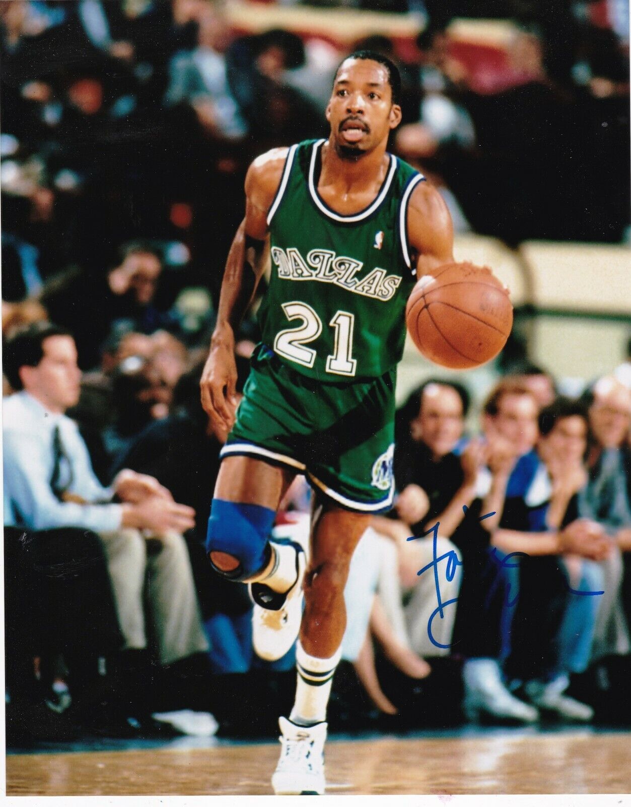 FAT LEVER DALLAS MAVERICKS ACTION SIGNED 8x10