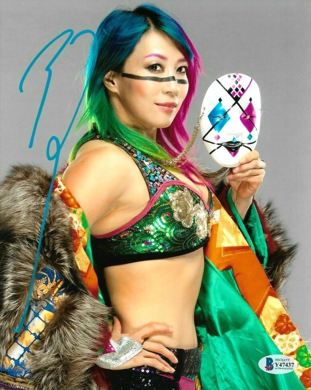 WWE ASUKA HAND SIGNED AUTOGRAPHED 8X10 Photo Poster painting WITH PROOF AND BECKETT COA 25