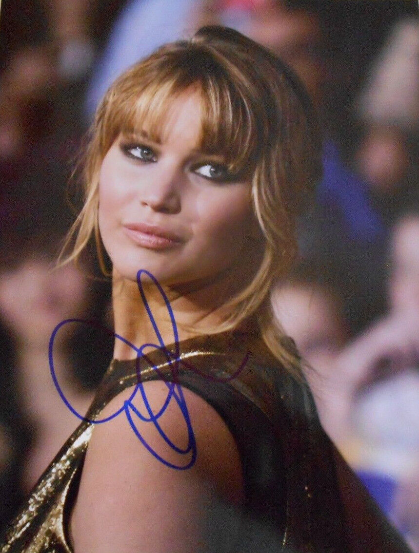 JENNIFER LAWRENCE - SUPER HOT ! AUTOGRAPHED 8X10 W/COA