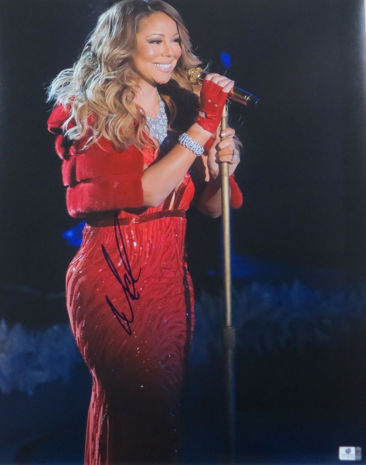 Mariah Carey Signed Autographed Huge 16X20 Photo Poster painting Gorgeous Sexy Red Dress 788708
