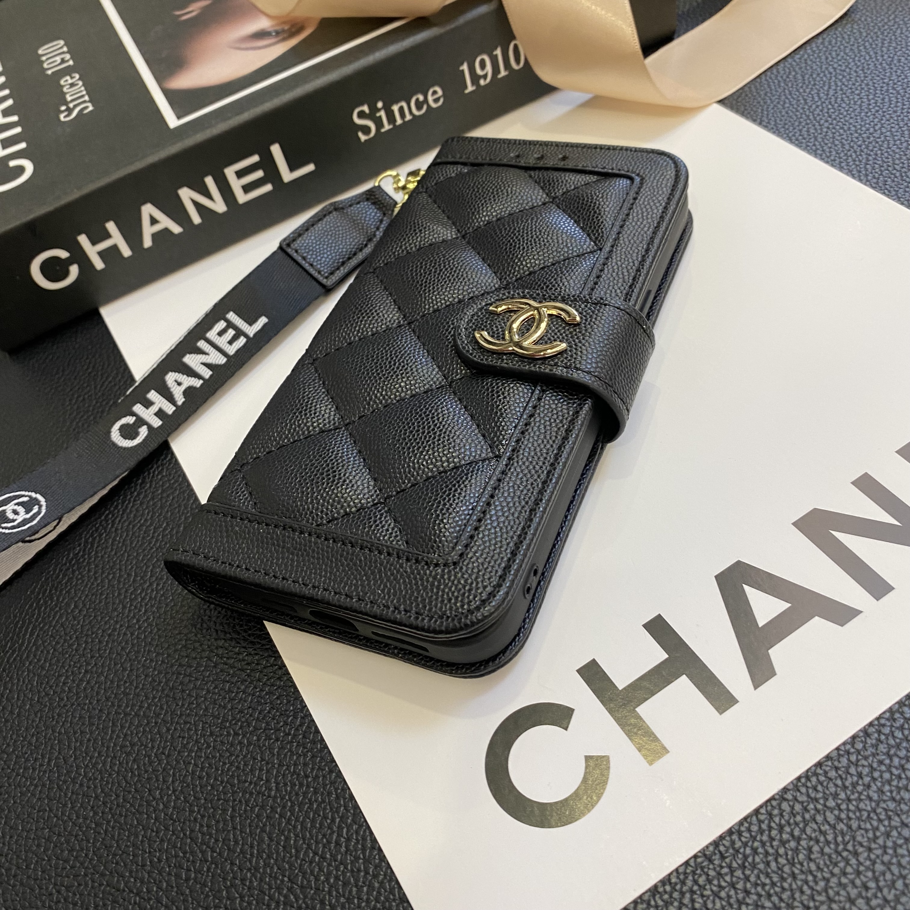 Chanel Genuine Leather Wallet Leather Crossbody Bag Apple iPhone Case