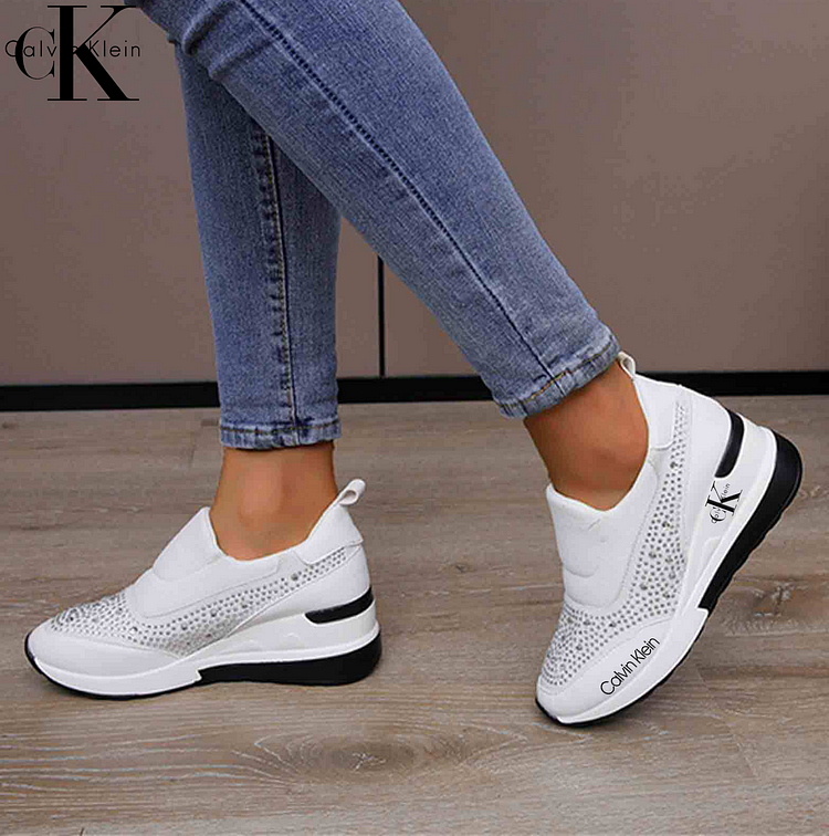 NEJLEPŠÍ KAŽDODENNÍ ORTOPEDICKÉ MASÁŽNÍ BOTY CALVIN KLEIN® 2025