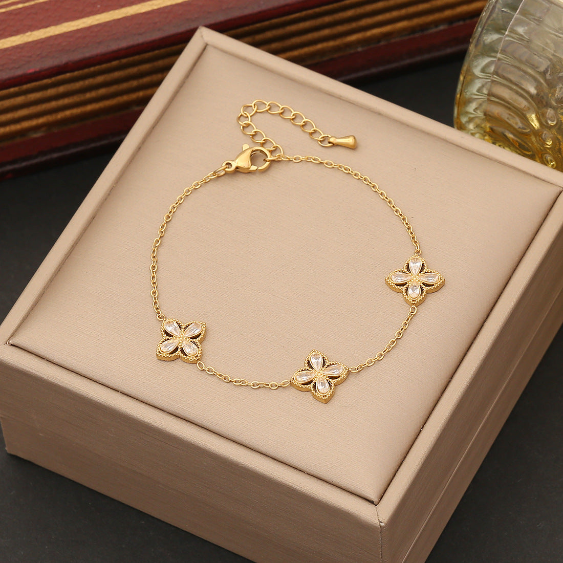 Fashion Flower Stainless Steel Electroplating Necklaces
