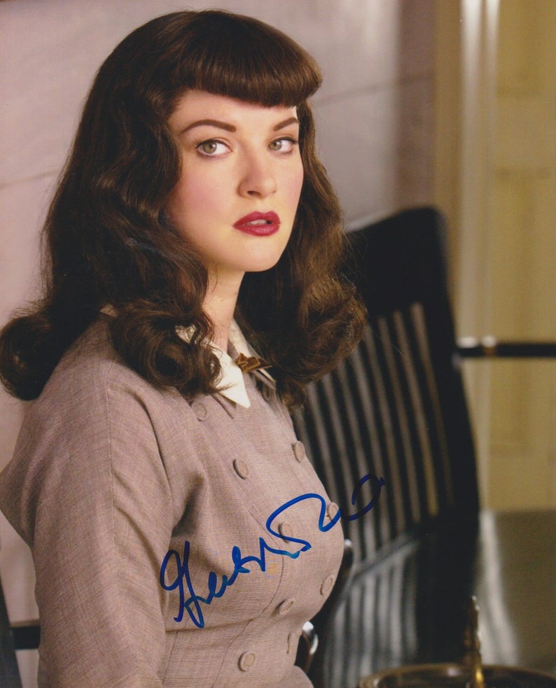 Gretchen Mol Signed Autographed Bettie Page