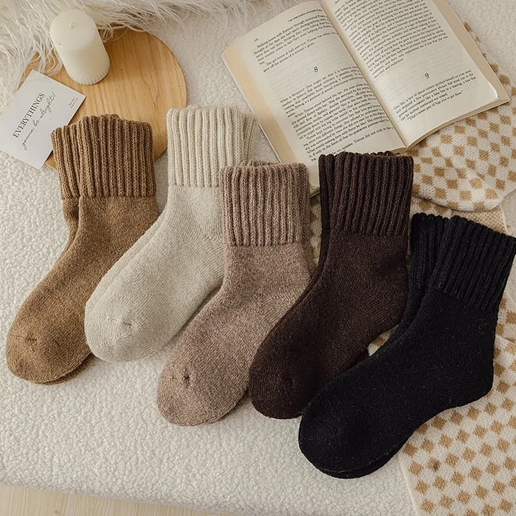 🏆 5 Pairs Women's Solid Mid-calf Socks 