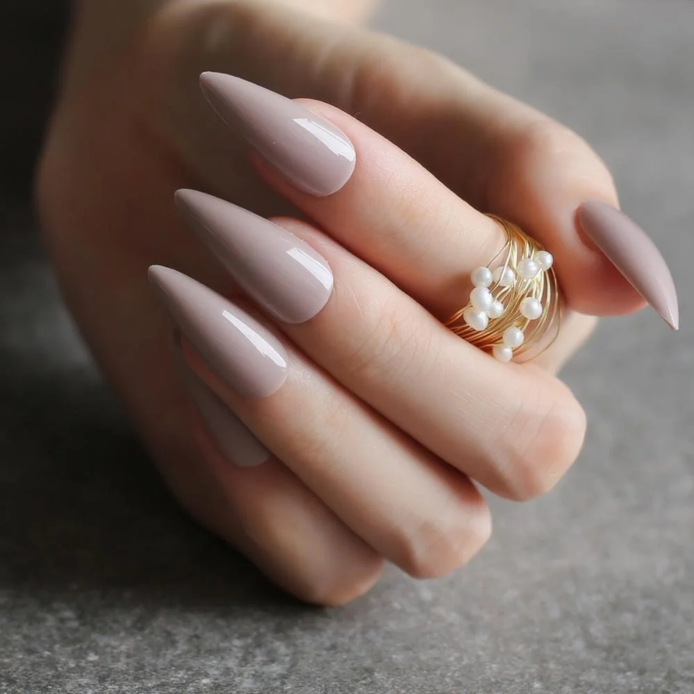 DIY long shiny fake nails INS 10 colors optional Stiletto salon glossy false nails Long almond salon art false nails matte-Nail Inspo