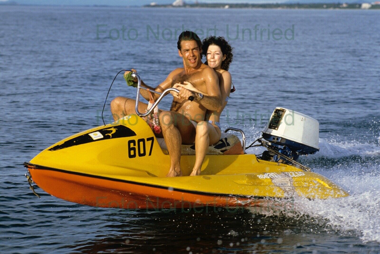 Sascha Hehn on The Jet Ski - Photo Poster painting 20 X 30 CM Without Autograph (Nr 2-31