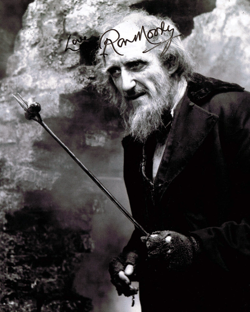 Ron Moody SIGNED Autograph as Fagin 10x8 Photo Poster painting AFTAL COA Musical Oliver Twist