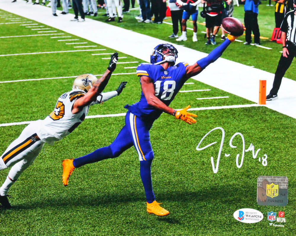 Justin Jefferson Autographed Minn. Vikings 8x10 ONE HAND CATCH- Beckett W *White