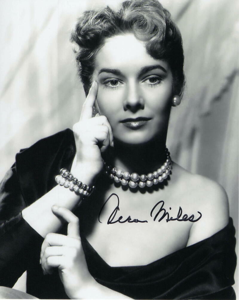 VERA MILES SIGNED AUTOGRAPH 8X10 Photo Poster painting - YOUNG BEAUTY, ALFRED HITCHCOCK'S PSYCHO