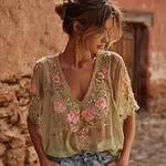 Women's Pink Embroidered Rose Art V-neck Lightweight Short-sleeved T-shirt - Image 2