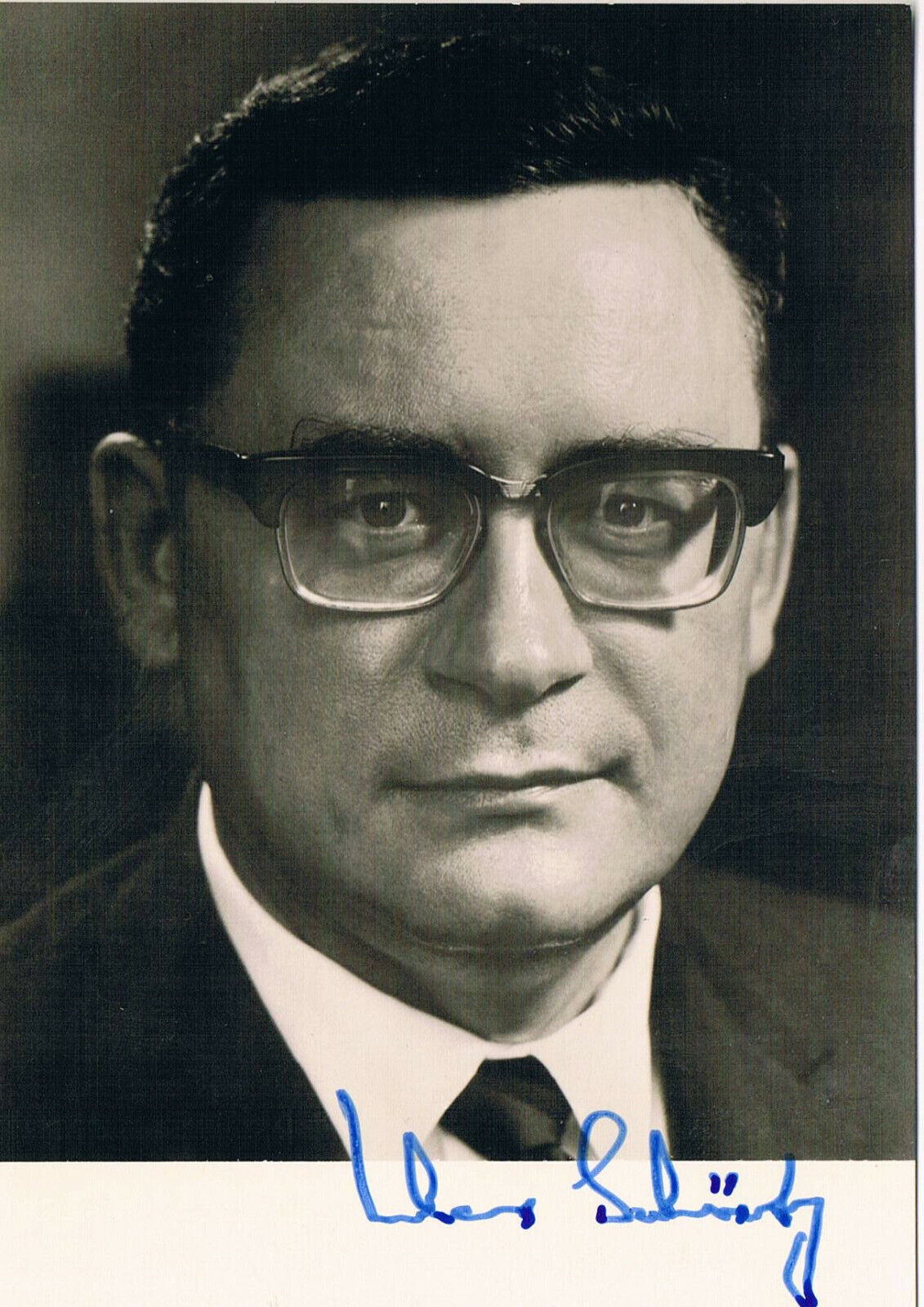 Germany Klaus Schütz 1936-2012 autograph signed 4x6