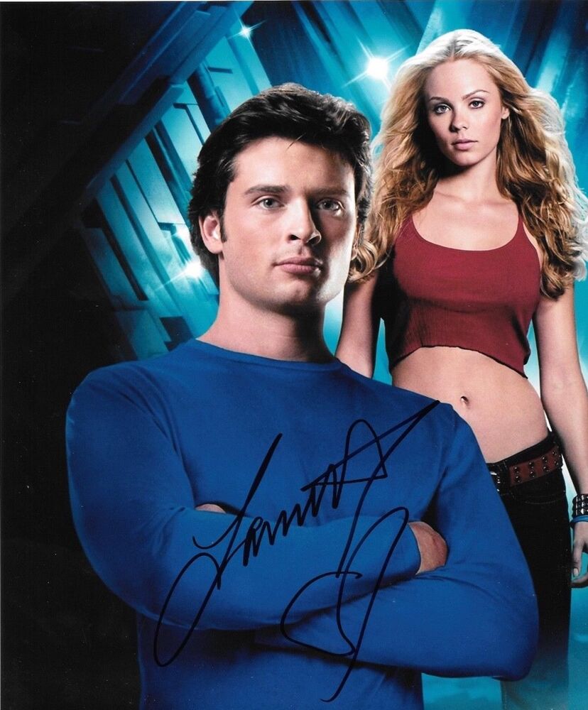 * LAURA VANDERVOORT * signed autographed 8x10 Photo Poster painting * SMALLVILLE * 1