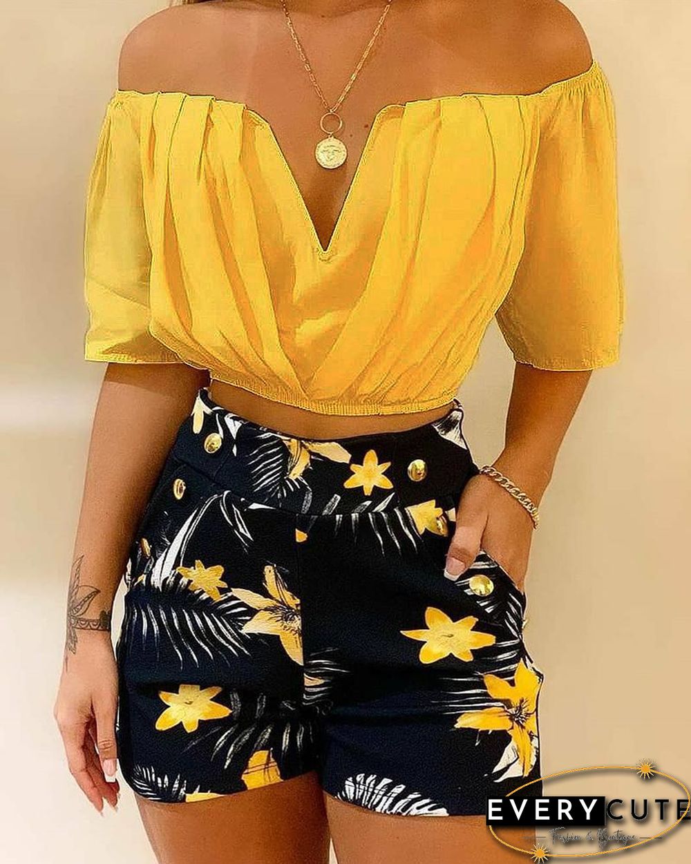 Off Shoulder Ruched Top & Tropical Print Shorts Set P13644