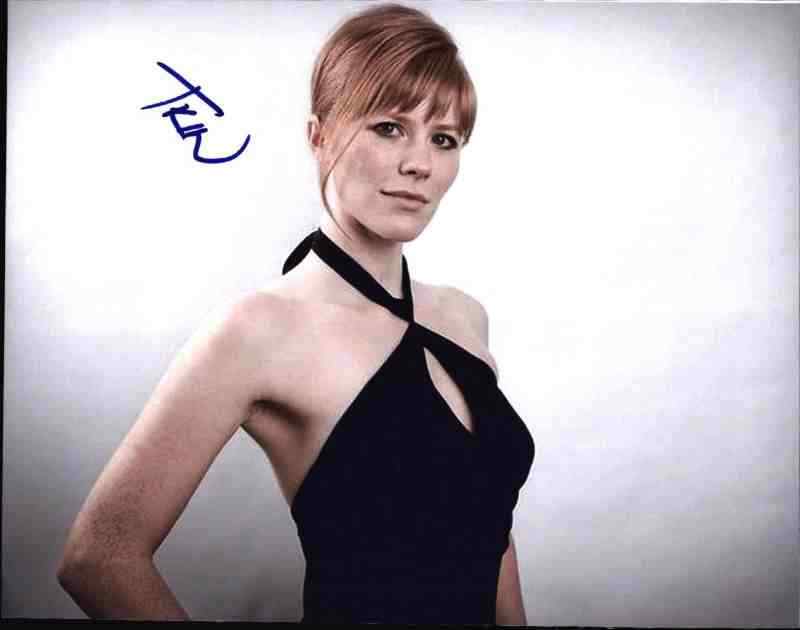 Trin Miller authentic signed celebrity 8x10 Photo Poster painting W/Cert Autograph 390