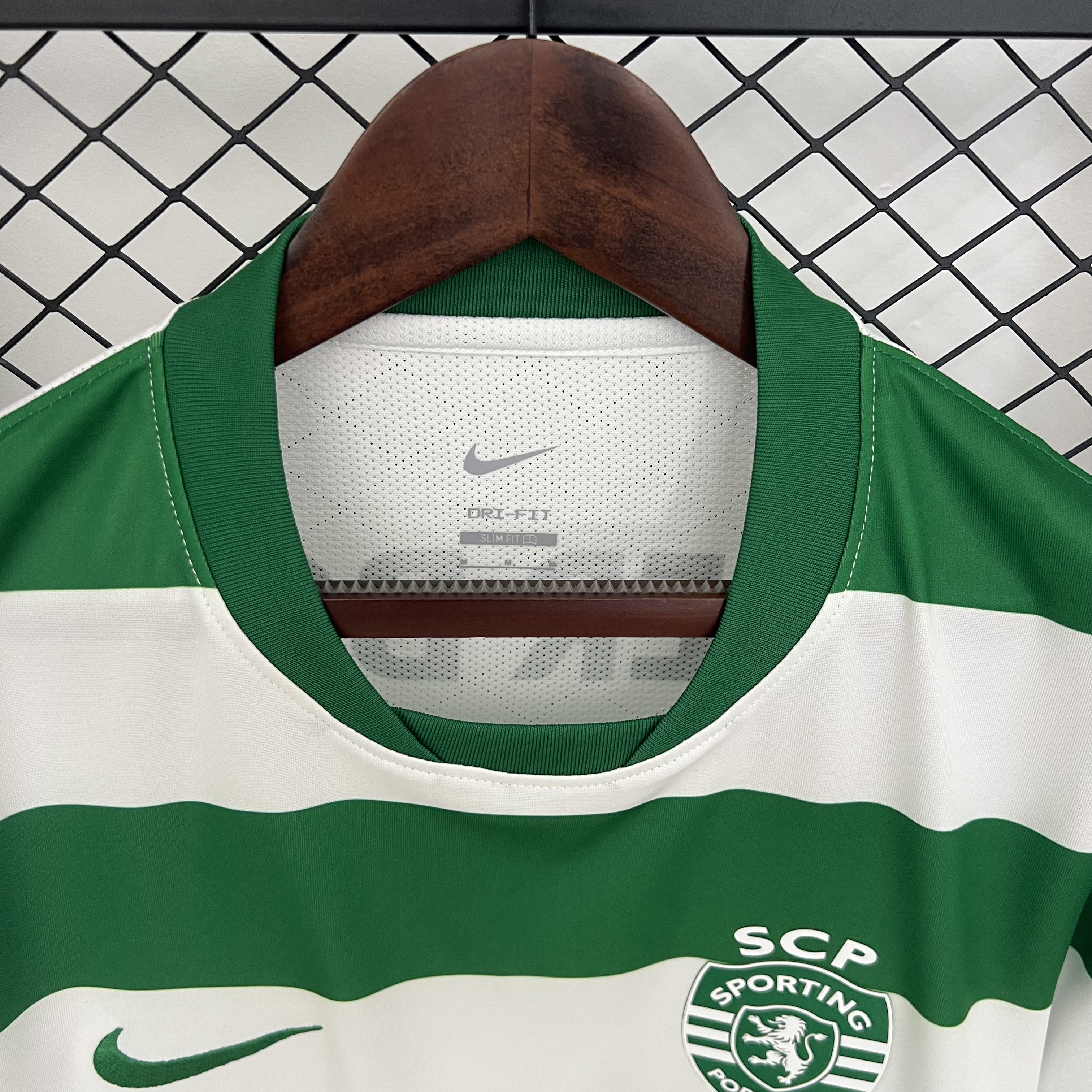 25/26 Lisbon Home Football Shirt 1:1 Thai Quality