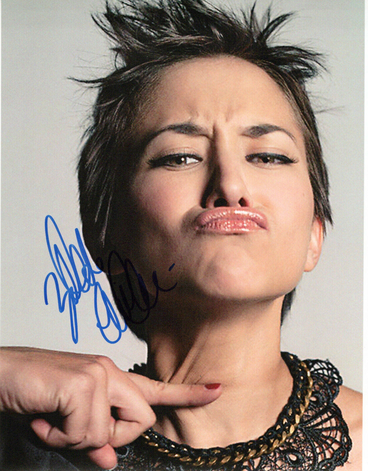 Zelda Williams glamour shot autographed Photo Poster painting signed 8x10 #14