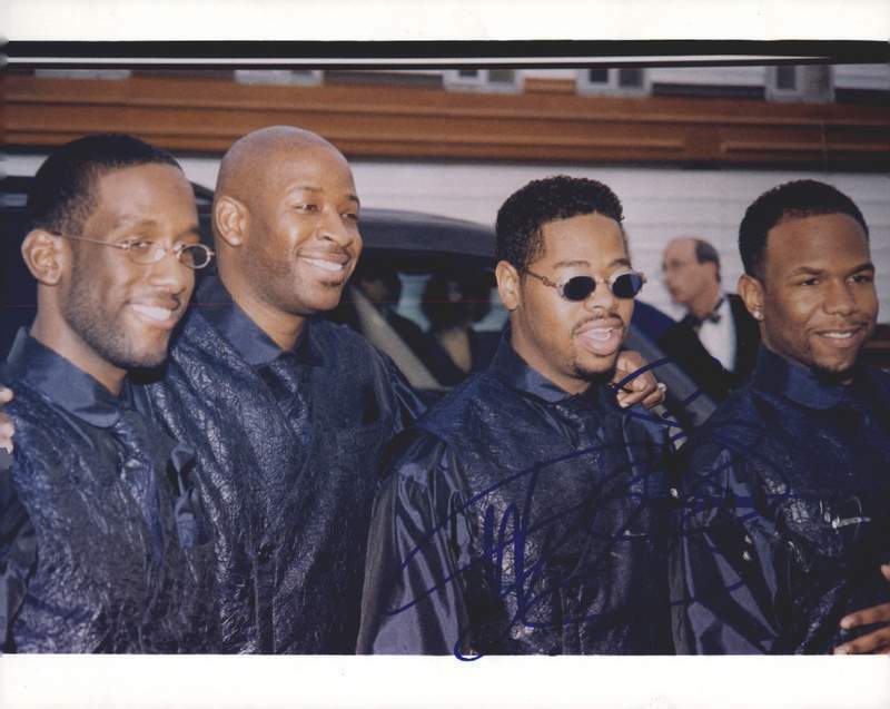 Boyz II-Men authentic signed rap 8x10 Photo Poster painting W/Certificate Autographed (A0108)