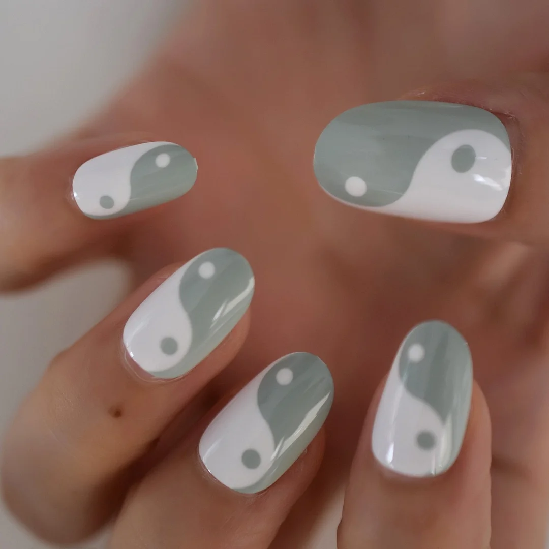 Pink French Nail Silver Glitter Wind Style Shimmer Decorative Artificial False Nails Short Round Shape Manicure Tips 24-Nail Inspo