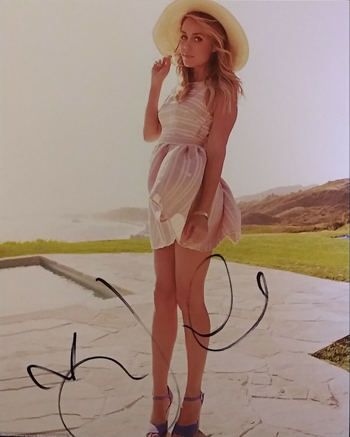 Lauren Conrad signed 8 x 10