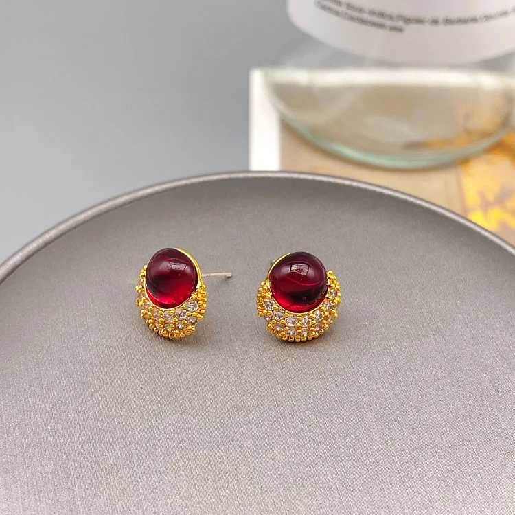 Exquisite and small with micro inlaid zircon earrings