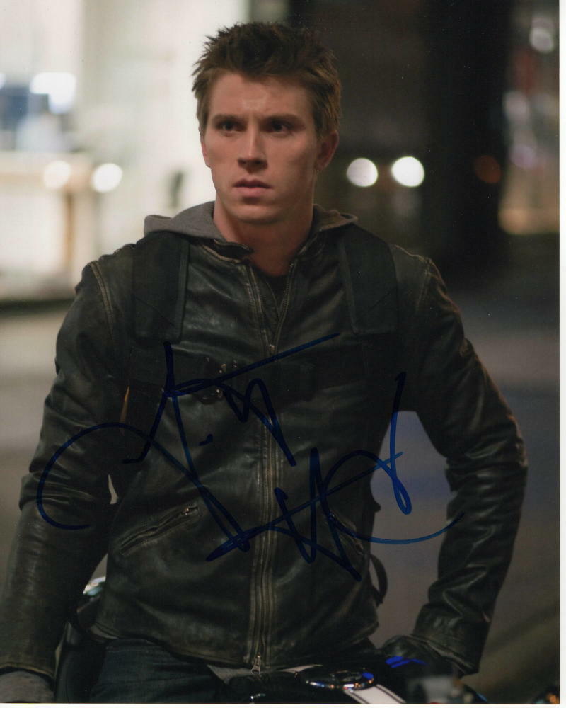 GARRETT HEDLUND SIGNED AUTOGRAPH 8X10 Photo Poster painting - FRIDAY NIGHT LIGHTS, TRON: LEGACY