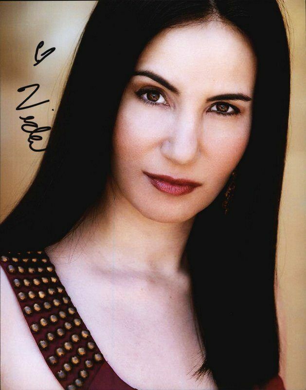 Vida Ghaffari authentic signed celebrity 8x10 Photo Poster painting W/Cert Autographed D3