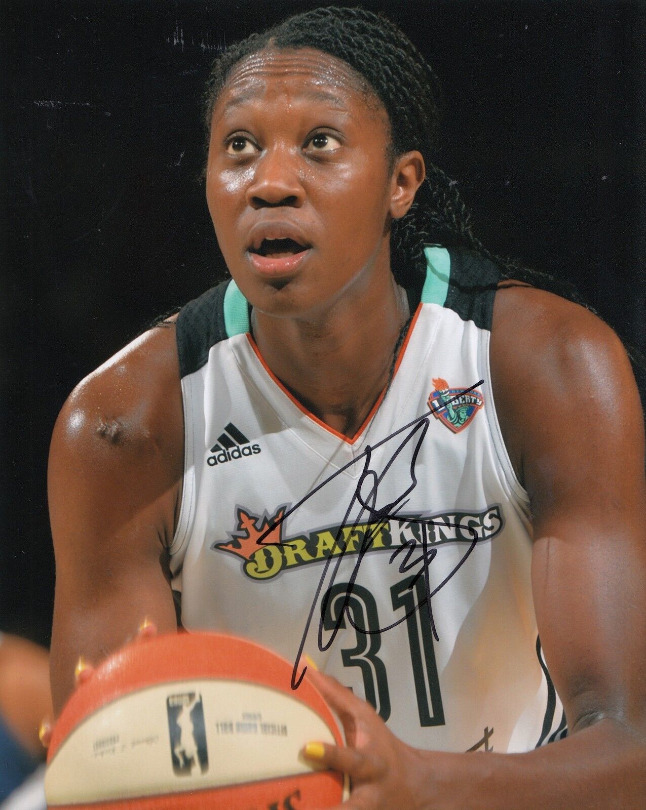 TINA CHARLES signed (NEW YORK LIBERTY) WNBA Basketball 8X10 Photo Poster painting W/COA #2